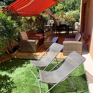 Rdc Tres Grande Terrasse Proche Et Centre Cavalaire-sur-Mer