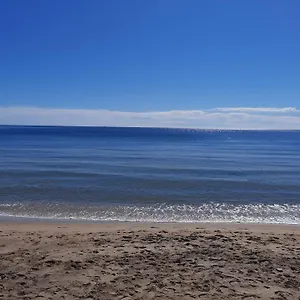 Sur T3-160 M - 800 M Centre-ville. Park Cavalaire-sur-Mer